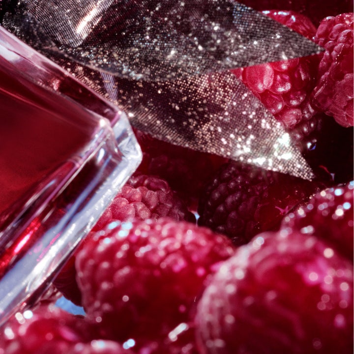 Lancôme La Vie Est Belle L'ELIXIR 100 ml parfym för dam i en mörkrosa rektangulär refillförpackning med vit text
