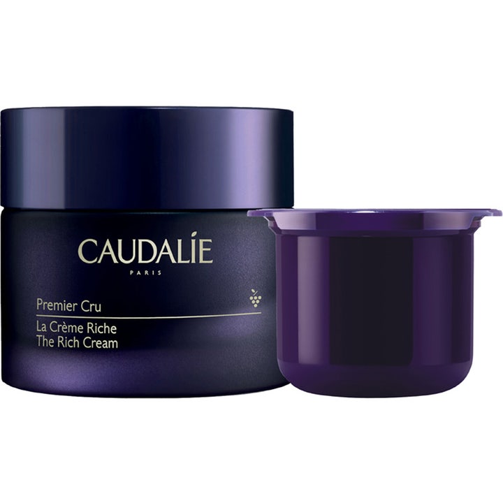 Caudalie Premier Cru The Rich Cream 50 ml anti age hudvård med refill i mörklila glasburk bredvid sin insats.