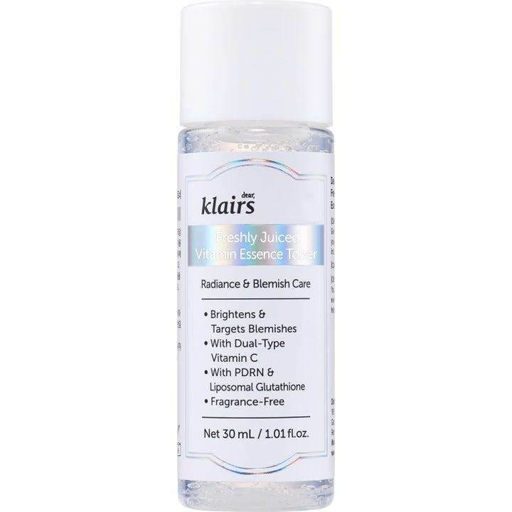 Klairs Freshly Juiced Vitamin Essence Toner 30 ml lystergivande ansiktsvatten med vitamin C i klar flaska med vitt lock.