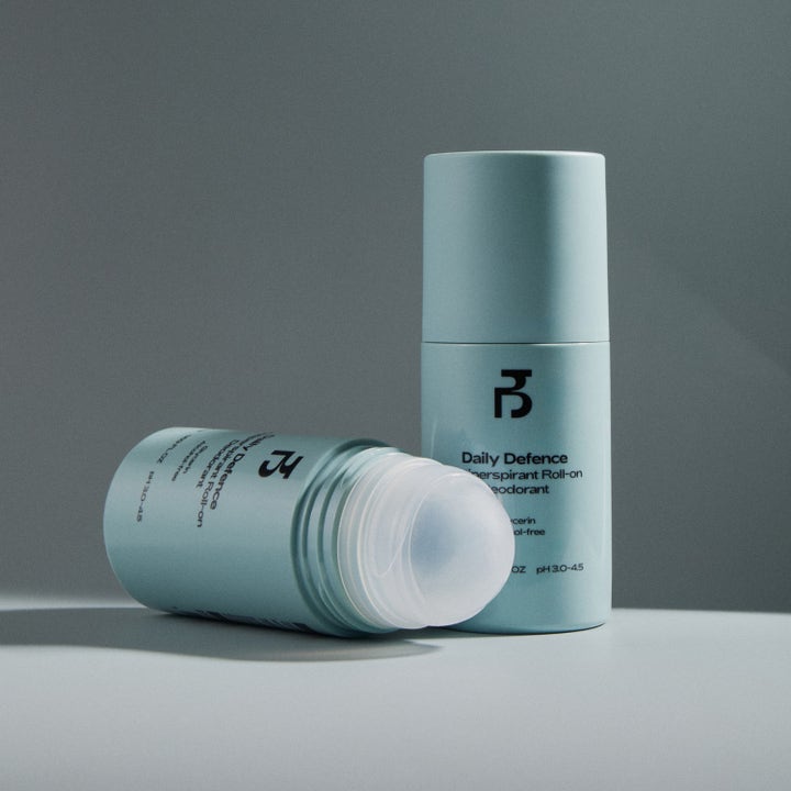Bodyologist Daily Defence Antiperspirant 50 ml alkoholfri deodorant i ljusblå flaska med synlig roll-on-kula.