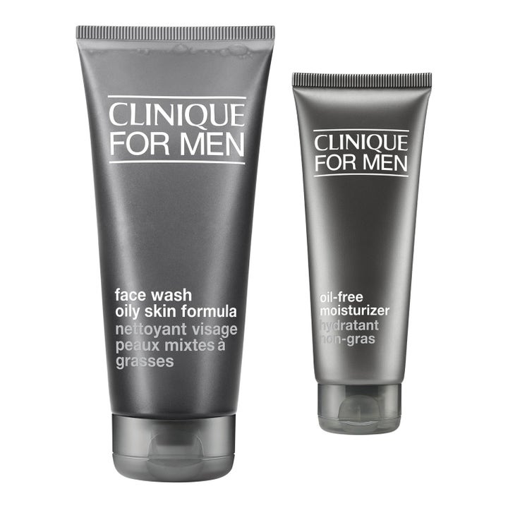 Clinique For Men Matterad Finish 300 ml ansiktsvård för oljekontroll i två mörkgrå plasttuber med vit text