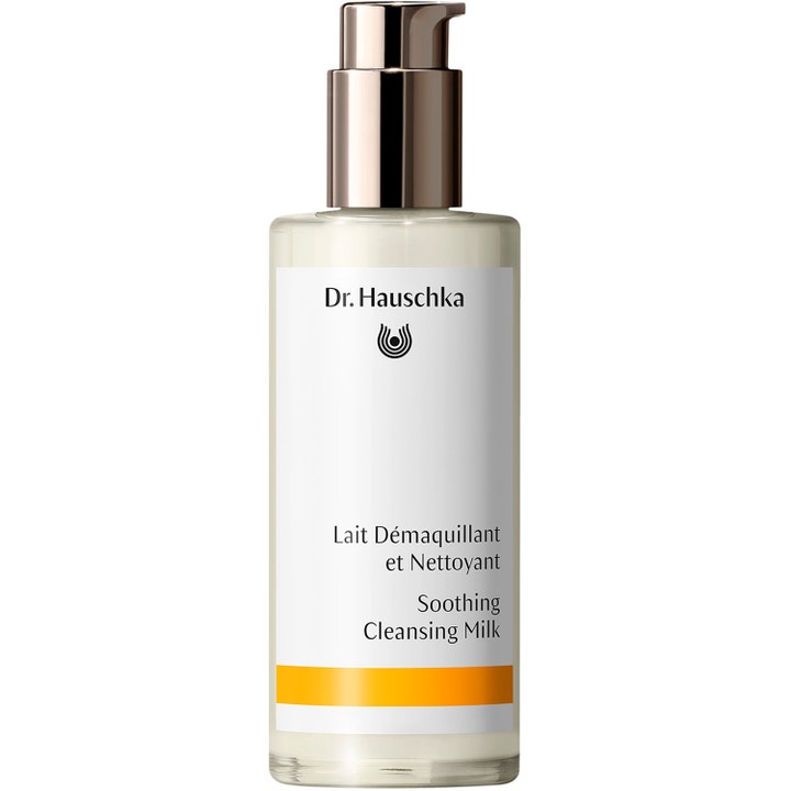 Dr. Hauschka Soothing Cleansing Milk 145ml lugnande rengöringsmjölk för naturlig hudvårdsrutin i glasflaska med bronspump.