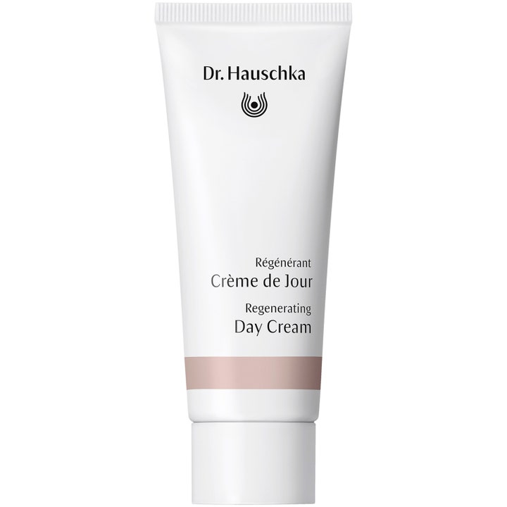 Dr. Hauschka Regenerating Day Cream 40 ml återfuktande ansiktskräm i vit tub med rosa detaljer
