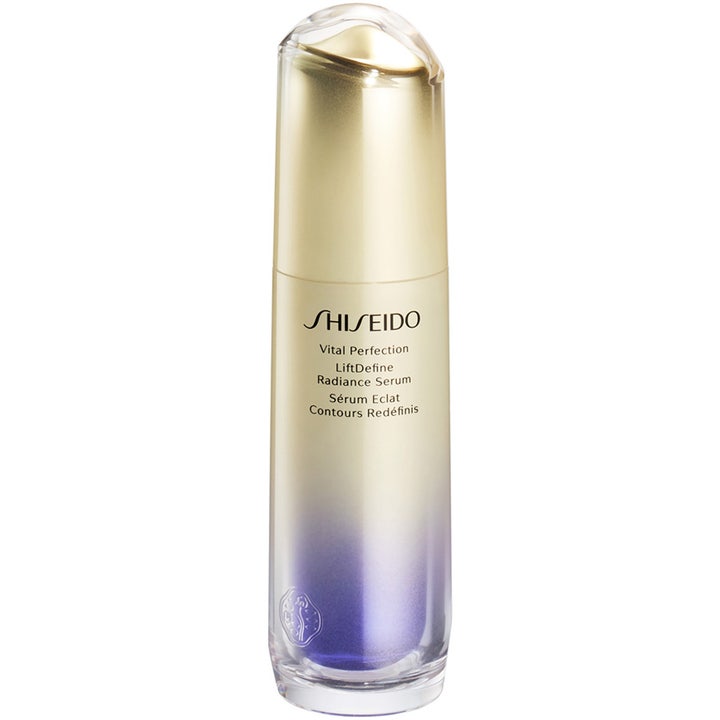 Shiseido Vital Perfection LiftDefine Radiance Serum 40ml ger lyster och fasthet i guld och lila tonad flaska med guldpump