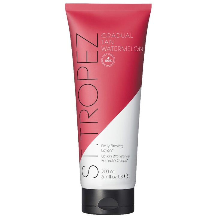 St Tropez Gradual Tan Watermelon 200 ml vattenmelon body lotion ger daglig gradvis brun utan sol i en rosa och vit tub.