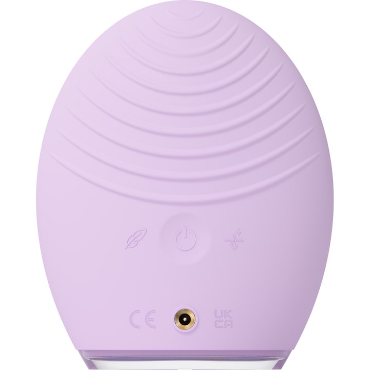 FOREO LUNA 4 Sensitive Skin Purple 1 st ansiktsborste med vågiga linjer och funktionsknappar i ljuslila silikon