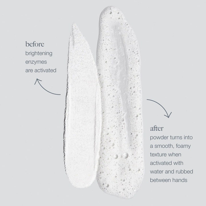 Dermalogica Daily Microfoliant 74 g daglig mikropeeling visar vitt pulver som blir till ett krämigt lödder.