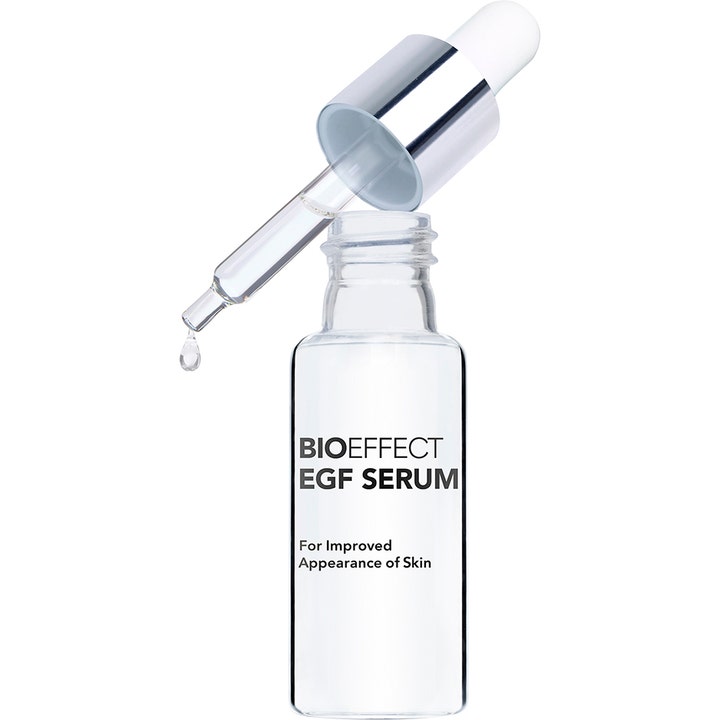 Bioeffect EGF Serum 15 ml ansiktsserum för EGF hudföryngring i genomskinlig glasflaska med droppande pipett.