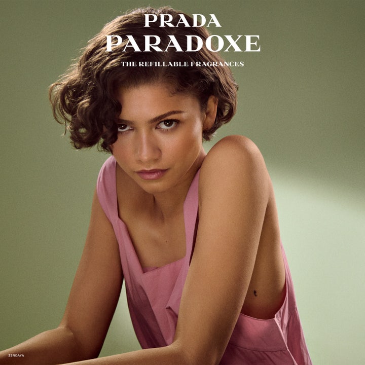 Prada Paradoxe Intense 90 ml damparfym med ikoniska trekantiga glasflaskor och en påfyllningsflaska i mitten
