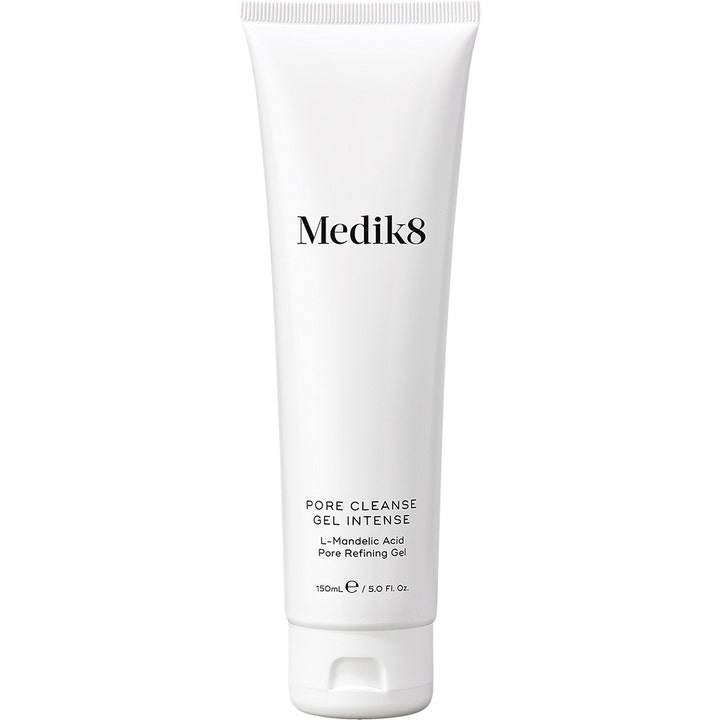 Medik8 Pore Cleanse Gel Intense 150 ml rengöringsgel för intensiv porrensning i vit tub med mandelsyra hudvård.