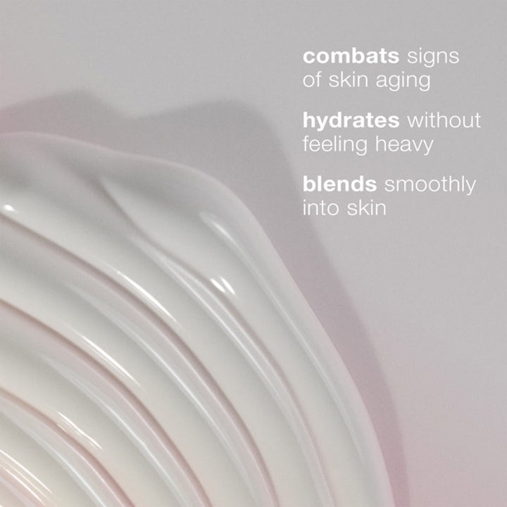 Dermalogica Dynamic Skin Recovery SPF50 100 ml är en krämig dagkräm som motverkar åldrande och återfuktar huden.
