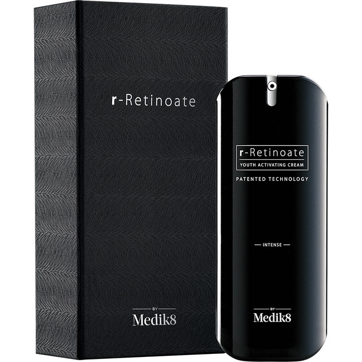 Medik8 r-Retinoate Intense 50 ml ansiktsserum mot rynkor i svart flaska med lyxig texturerad kartong