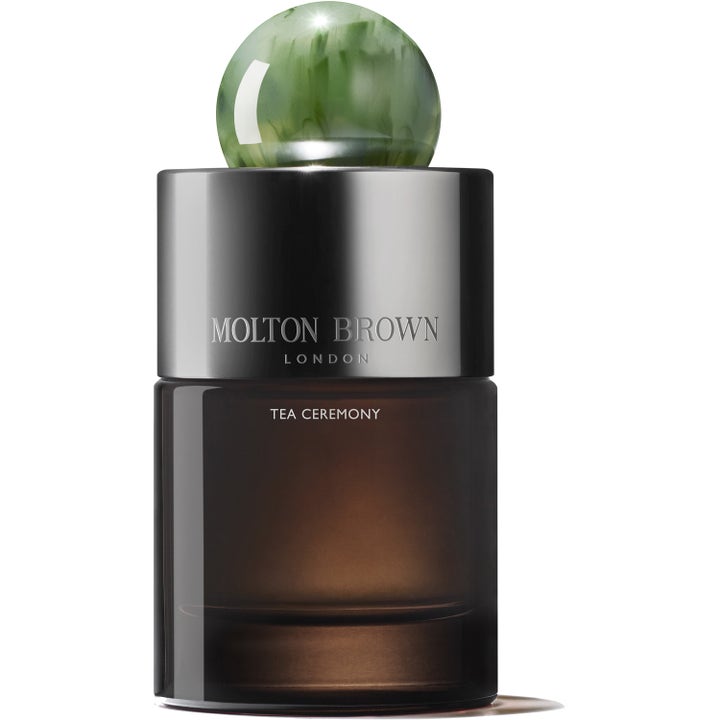 Molton Brown Tea Ceremony Eau de Parfum 100 ml parfym i mörk glasflaska med silverfärgat lock och grön marmorerad kula