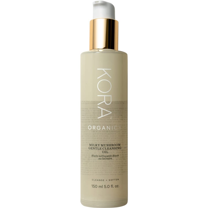 KORA Organics Milky Mushroom Gentle Cleansing Oil 150 ml återfuktande rengöring i flaska med lyxig guldpump.