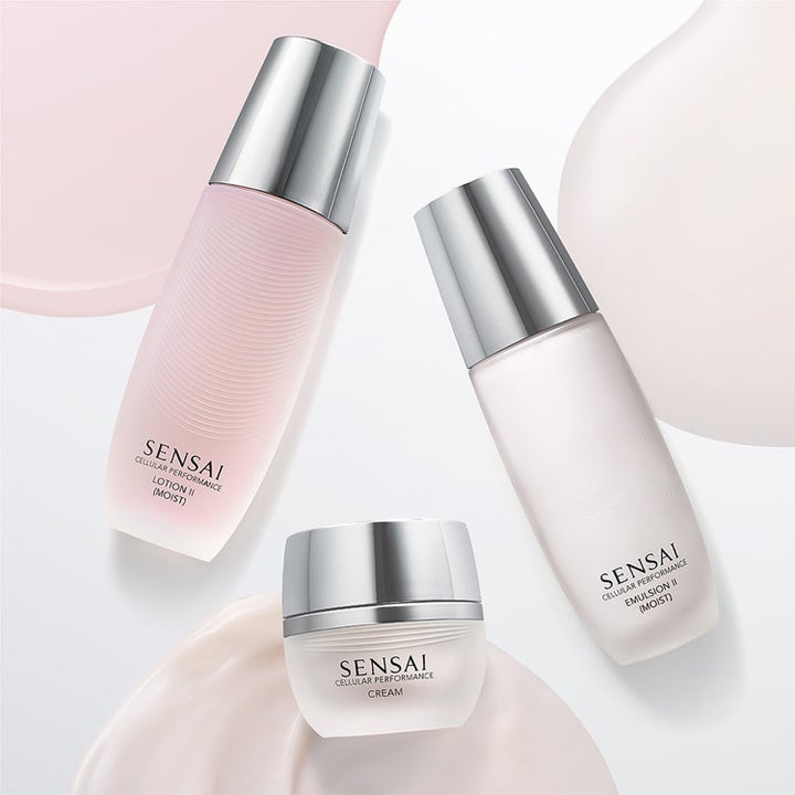Sensai Cellular Performance hudvård 80 ml ger lyster i lyxiga flaskor och burk av frostat glas med silverlock