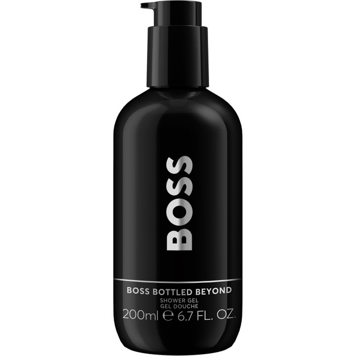 Hugo Boss Bottled Beyond 200 ml duschgel ger en ren känsla i en glansig svart flaska med stor vertikal logotyp.