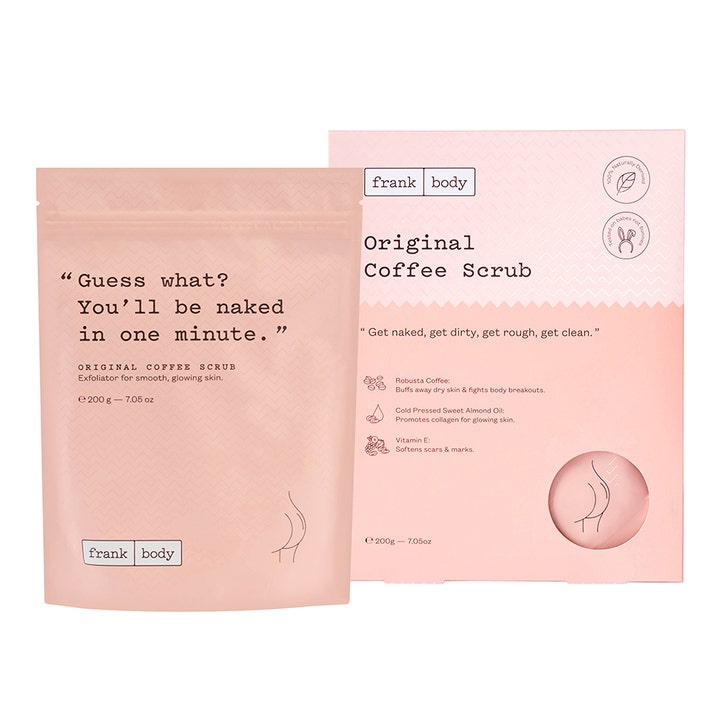 Frank Body Original Coffee Scrub 200g exfolierande kaffeskrubb för glödande hud i ljusrosa påse och ytterkartong.