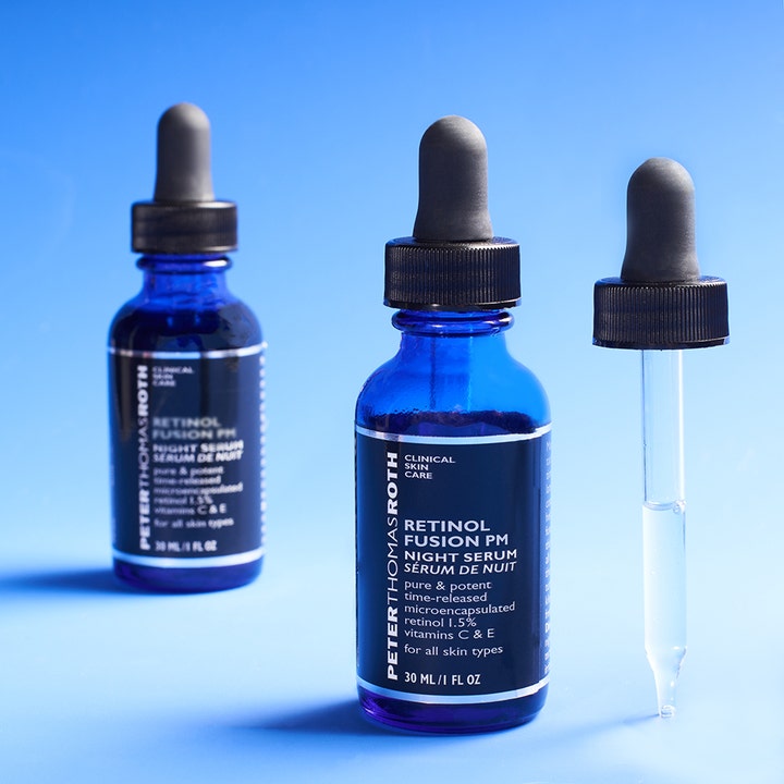 Peter Thomas Roth Retinol Fusion Pm 30 ml hudförnyande nattserum i blå glasflaska med pipett och klar formula