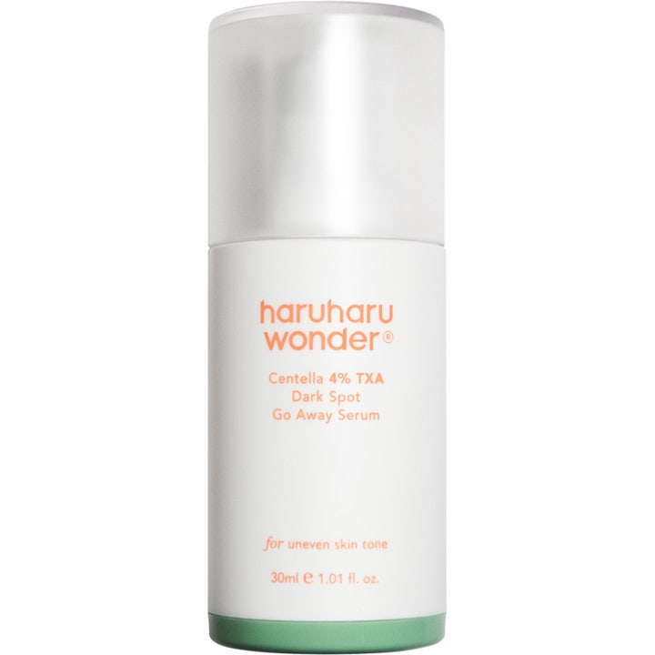 haruharu wonder Centella 4% TXA Dark Spot Go Away Serum 30 ml mot ojämn hudton i vit flaska med frostad kork och grön bas