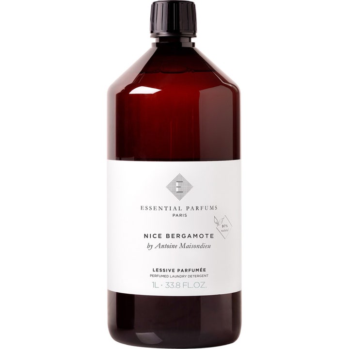 Essential Parfums Nice Bergamote 1 l väldoftande tvättmedel i en mörkbrun flaska med vit etikett och svart kork