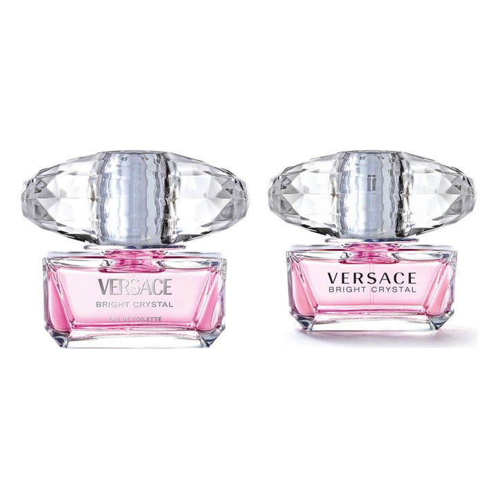 Versace Bright Crystal parfymset med blommig parfym i två rosa glasflaskor med stora facetterade lock
