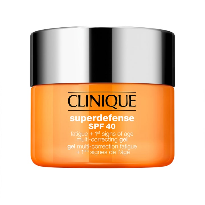 Clinique Superdefense SPF 40 dagkräm för trött hud med spf i en orange burk med glänsande silverlock.