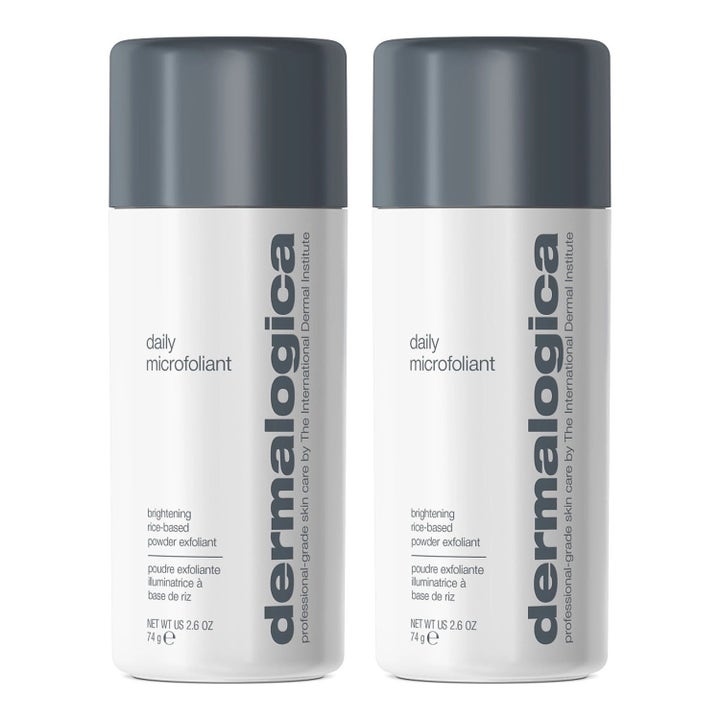 Dermalogica Daily Microfoliant 74 g lystergivande risbaserad peeling i två vita förpackningar med mörkgrå lock