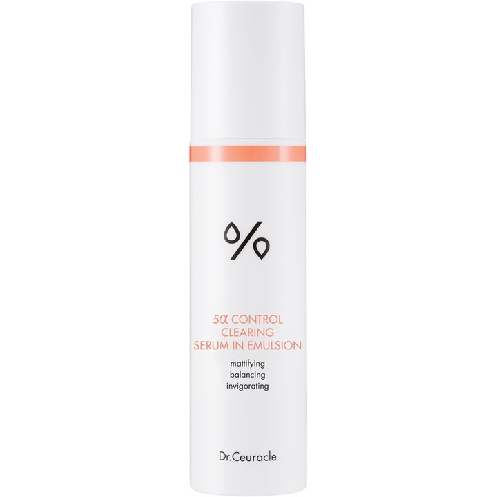 Dr. Ceuracle 5α Control Clearing Serum in Emulsion talgkontroll mattifierande serum i vit flaska med persikofärgat band.