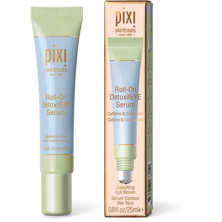 Pixi Roll-On DetoxifEYE Serum 25 ml detoxifierande ögonserum dämpar puffiga ögon i ljusblå tub med grönt lock och kartong