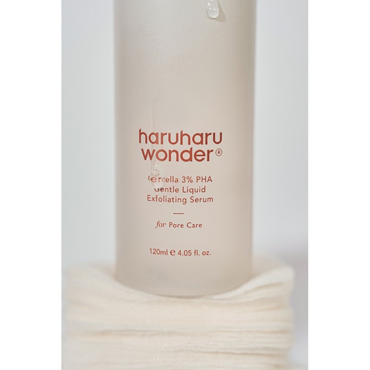 haruharu wonder Centella 3% PHA Gentle Liquid Exfoliating Serum 120 ml i frostad flaska ger mild porrensning