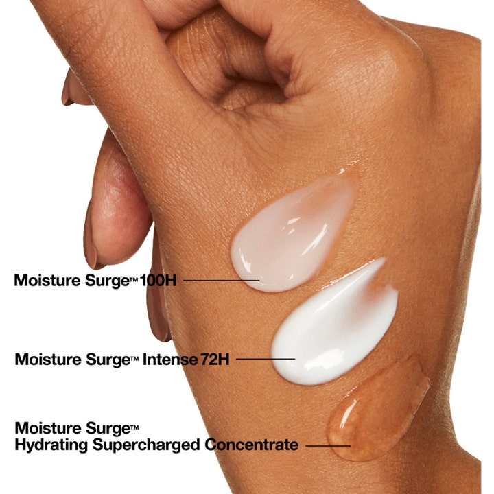 Clinique Moisture Surge 100H 75 ml återfuktande ansiktskräm ger lyster med en lätt ljusrosa gelkonsistens på huden.