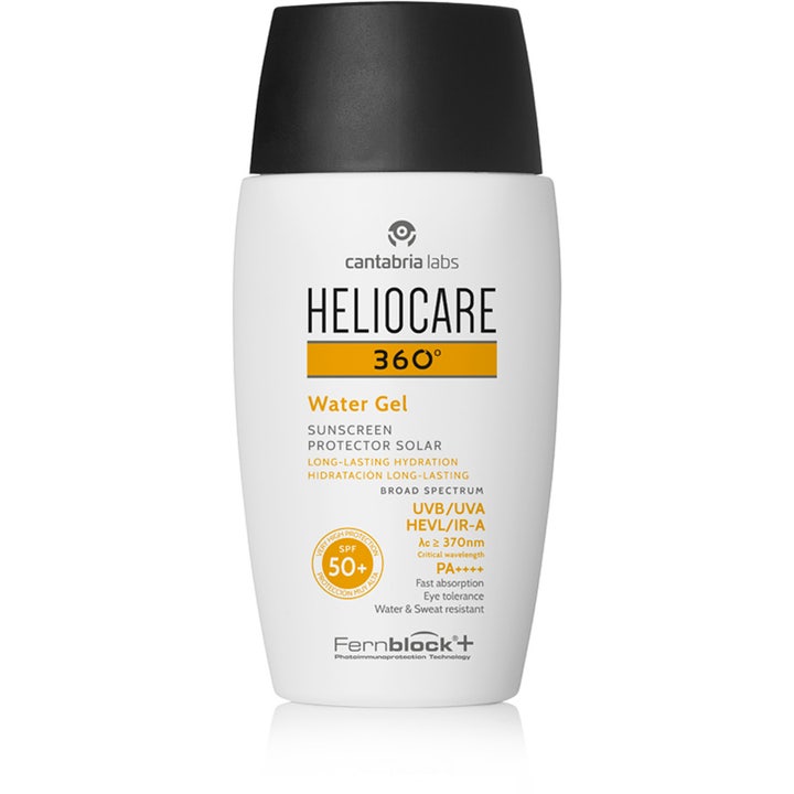Heliocare 360 Water Gel solskyddsgel ger daglig fuktboost till ansiktet i vit flaska med svart lock.
