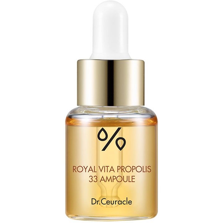 Dr. Ceuracle Royal Vita Propolis 33 Ampoule lystergivande propolis glow serum i en liten glasflaska med guldigt lock.