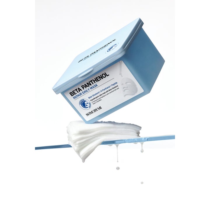Some By Mi Beta Panthenol Repair Daily Mask 30 st lugnande arkmasker i ljusblå box med droppande essens