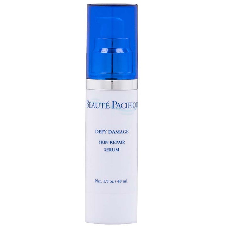 Beauté Pacifique Defy Damage Skin Repair Serum 40 ml reparerande serum i vit pumpflaska med blått transparent lock