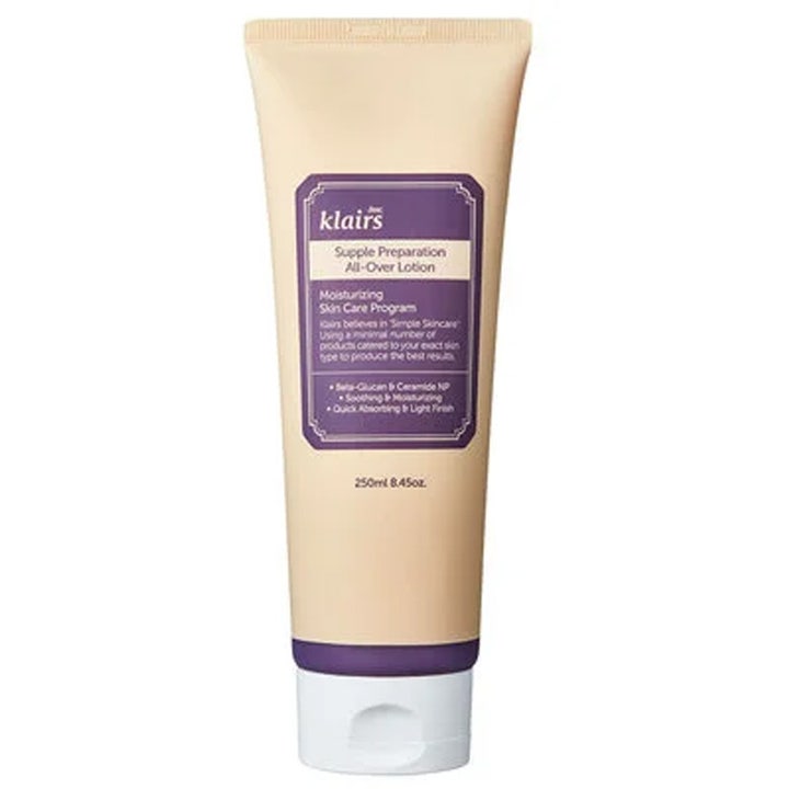 Klairs Supple Preparation All-Over Lotion 250ml återfuktande hudkräm i beige tub med lila etikett och vitt lock.