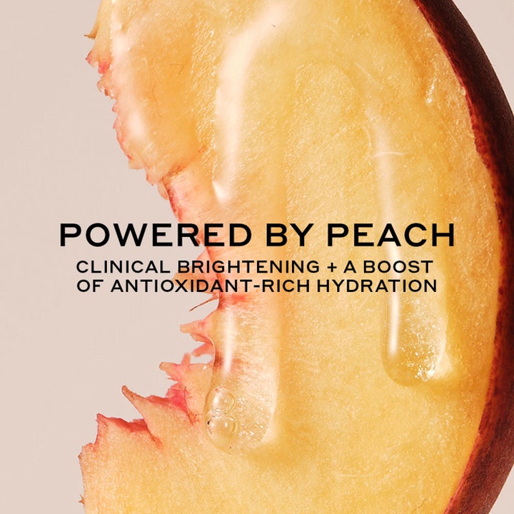 Ole Henriksen Truth Peach Glow Mist 80 ml lystergivande face mist med närbild på persika och texten Powered by Peach