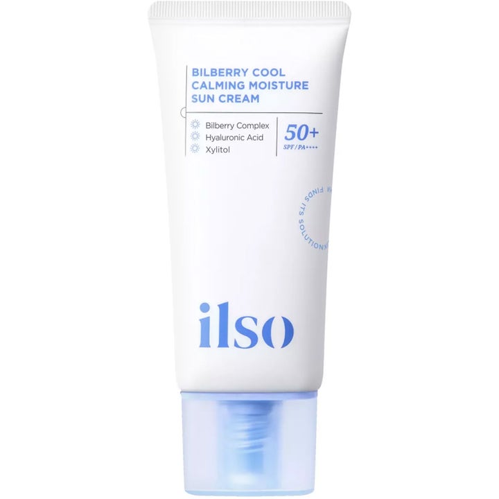 ilso Bilberry Cool Calming Moisture Sun Cream ger återfuktande solskydd i vit tub med ljusblått genomskinligt lock.