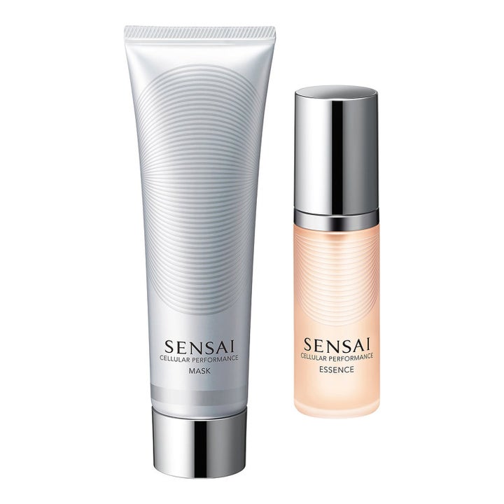 Sensai Cellular Performance ansiktsmask i silverfärgad tub och Essence i persikofärgad flaska för lysterrik hudvård.