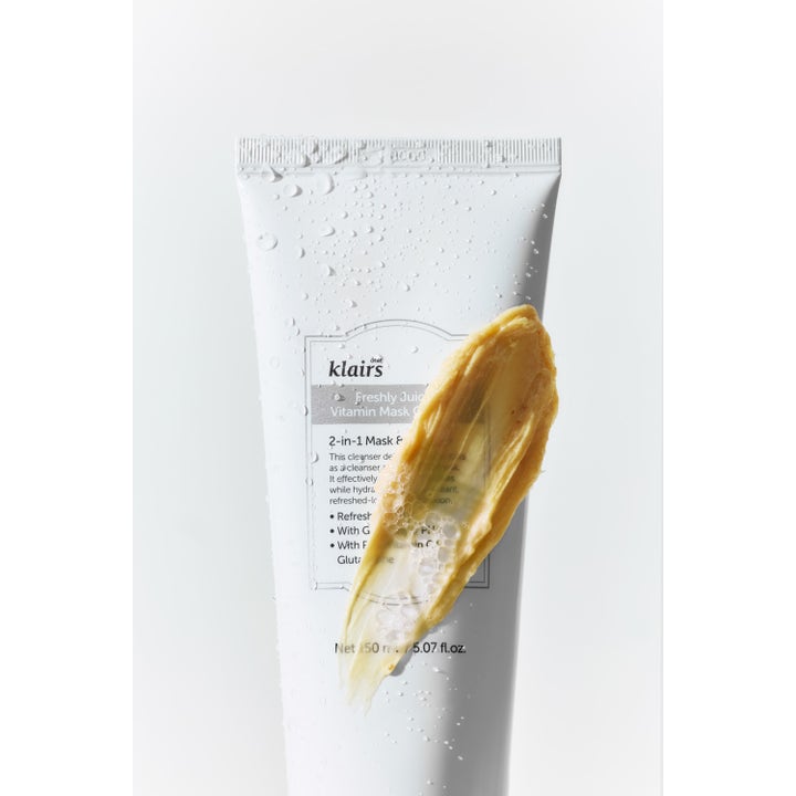 Klairs Freshly Juiced Vitamin Mask Cleanser 150 ml lystergivande ansiktsrengöring i vit tub med gul krämig textur