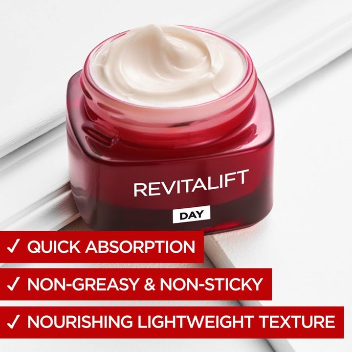 L'Oréal Paris Revitalift Laser set med ansiktskräm mot rynkor och retinol serum visat i en AM och PM rutin.