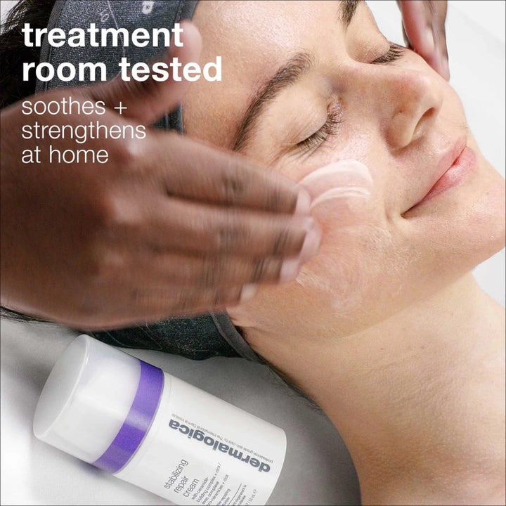 Dermalogica Stabilizing Repair Cream Duo 2x15 ml lugnande ansiktskräm som appliceras på huden