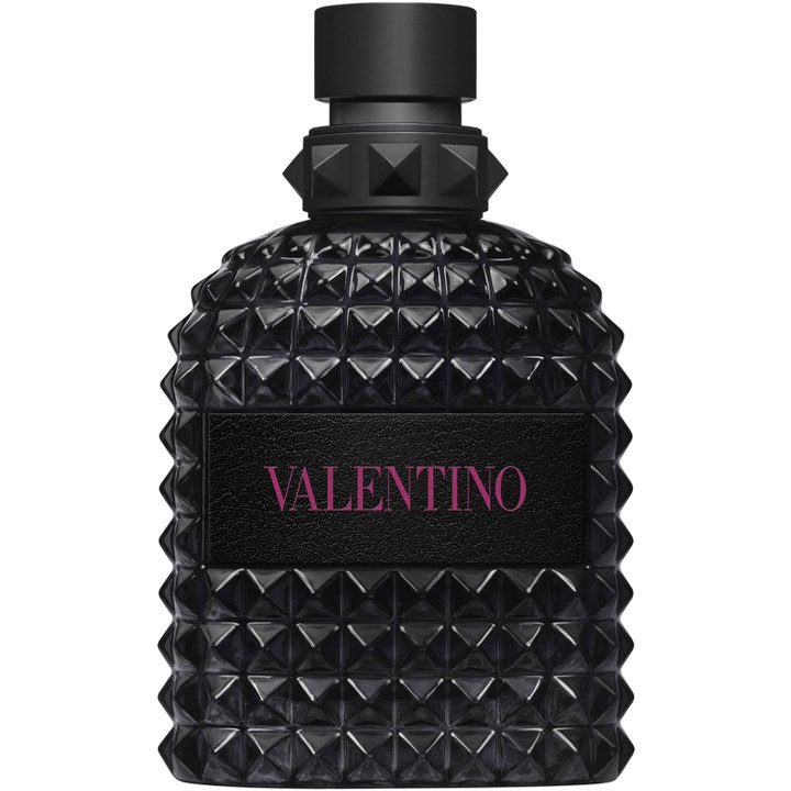 Valentino Born in Roma Uomo Extradose 100 ml herrparfym i en svart glasflaska med nitar som ger en träig doft