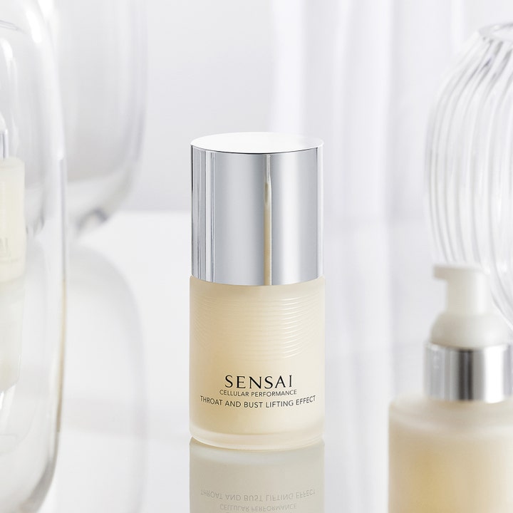 Sensai Cellular Performance Throat And Bust Lifting Effect 100 ml anti-aging halskräm i frostad flaska med silverlock.