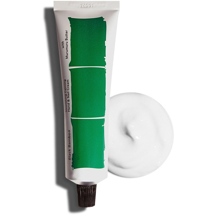 haruharu wonder Black Bamboo 50 ml närande nagelkräm i vit tub med grön bambu och klick av vit krämig textur.