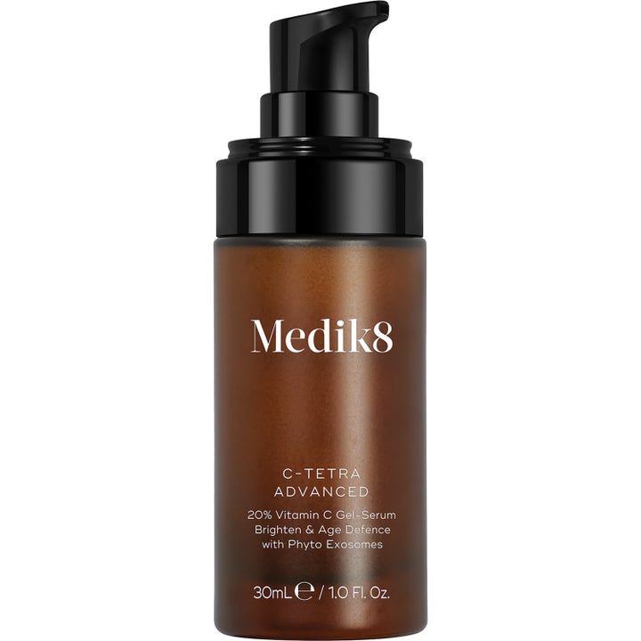 Medik8 C-Tetra Advanced 30 ml lystergivande ansiktsserum med 20 procent c-serum i brun glasflaska med svart pump