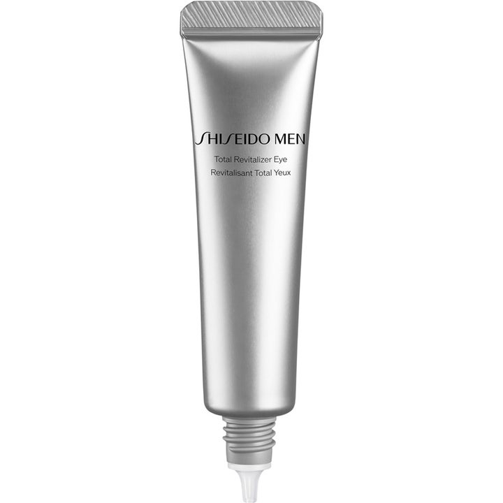 Shiseido Men Total Revitalizer Eye 15 ml anti-aging ögonkräm i en silverfärgad tub med praktisk precisionstip