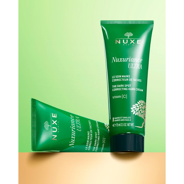 Nuxe Nuxuriance Ultra 90 g anti pigment handkräm vitamin c i gröna tuber som korrigerar mörka fläckar.
