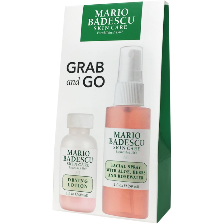 Mario Badescu Grab & Go 1 st hudvårdsset resestorlek med ansiktsspray aloe och blemmbehandling i vit och grön box