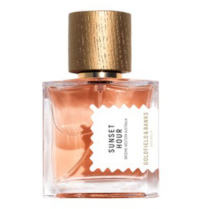 Goldfield & Banks Sunset Hour 50 ml parfym i genomskinlig glasflaska med persikofärgad vätska och brunt trälock